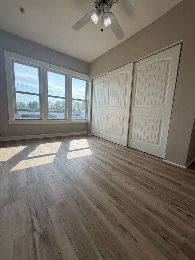 Building Photo - 2905 Madison Ave