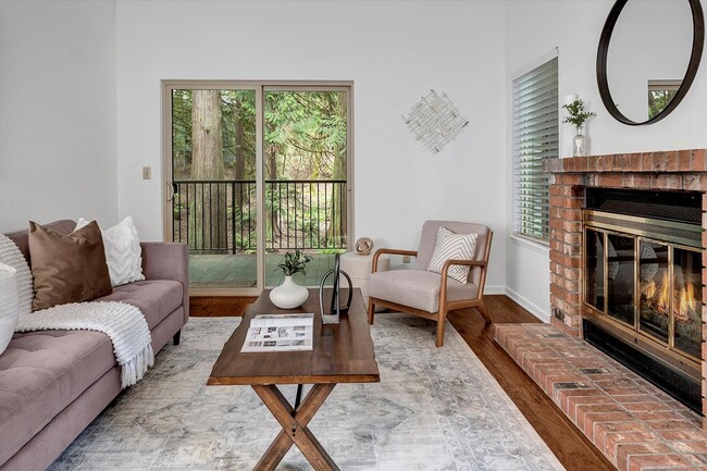 Building Photo - Updated 2 bed Downtown Redmond Condo w/Pool and EV Charging