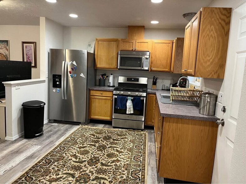 Building Photo - 1701 E Boone Ave