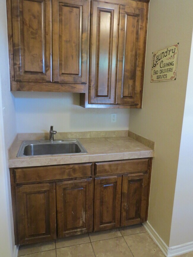 Building Photo - "Spacious 4-Bed Oasis in Killeen with Granite Touches & Cozy Fireplace!"