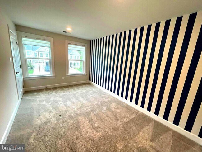 Building Photo - 33789 Freeport Dr