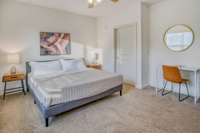 Building Photo - 8351 Coventry Ct