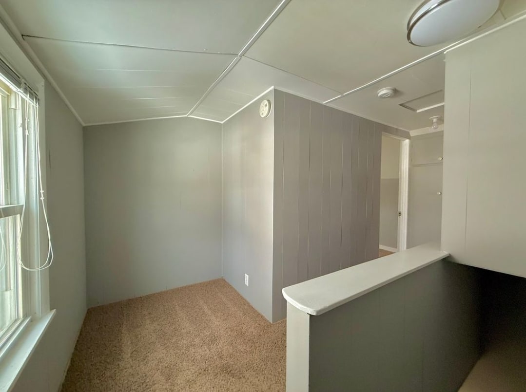 Building Photo - 339 W 14th St