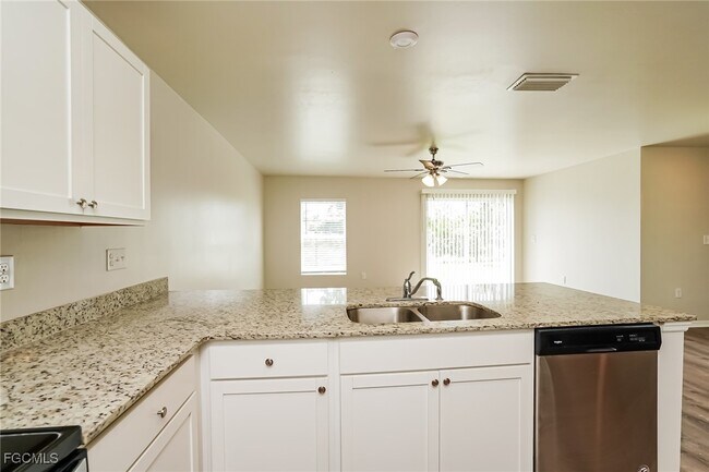 Building Photo - 4165 NE 9th Pl