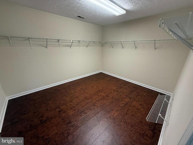 Building Photo - 101 Tarks Ln
