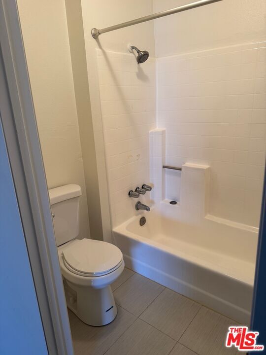 Building Photo - 1616 W 206th St