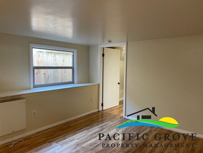 Building Photo - Available Soon! Two Bedroom with Bonus Room in Pacific Grove!