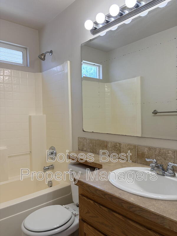 Building Photo - 1276 W Brown Trout Dr