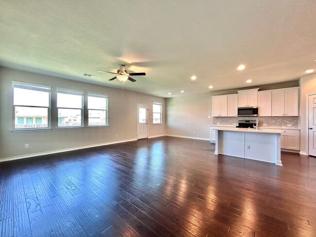 Building Photo - 3/BR 3.5/BS Two-Story Home with Large Bedr...