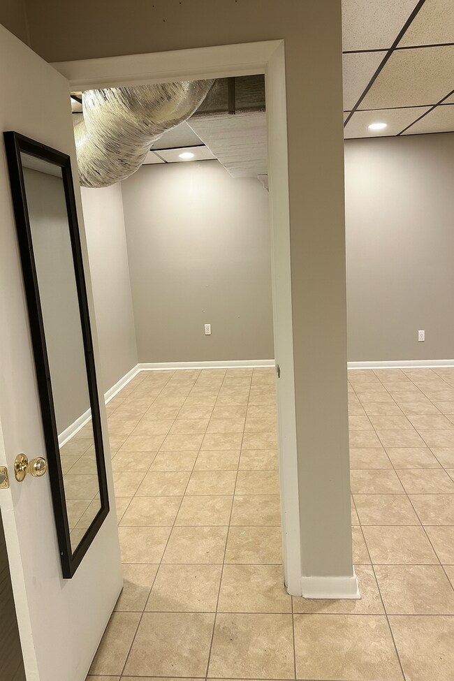 Building Photo - Spacious 3 Bed, 2 Bath Home in Arden With Large Finished Basement - Available Now!