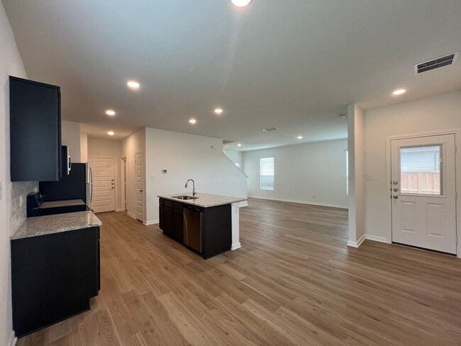 Building Photo - Beautiful 4/2.5 home in Hannah Heights