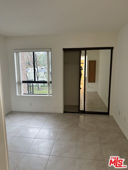 Building Photo - 22100 Burbank Blvd