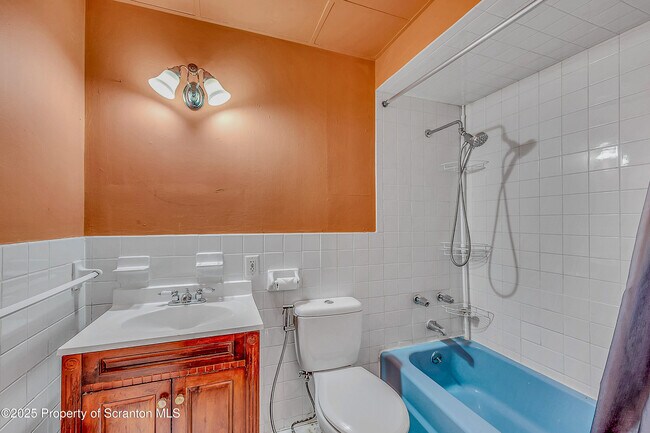 Building Photo - 533 S Franklin St