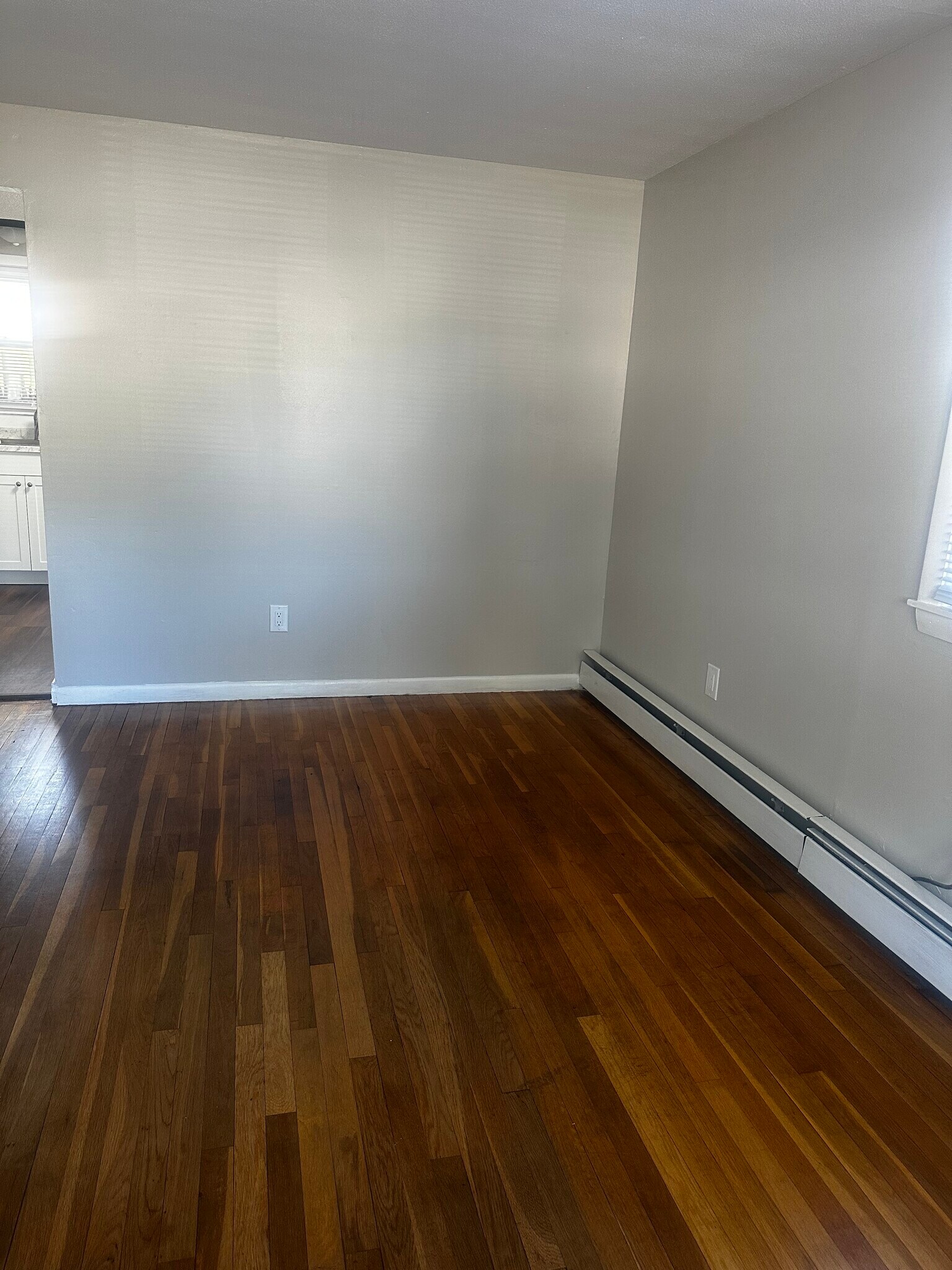 Building Photo - 72 Humbert St