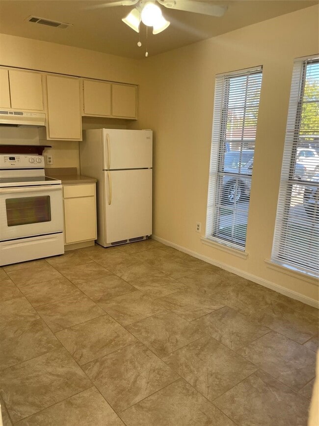 Building Photo - 6708 Tamar Dr