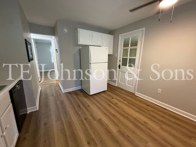 Building Photo - Charming 2 Bedroom Home with Basement & Modern Updates in Winston-Salem