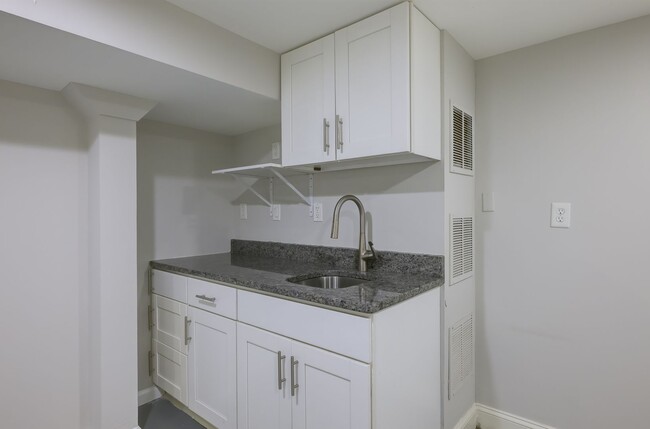 Building Photo - Modern End-Unit Townhome with Garage + Outdoor Space in SE DC