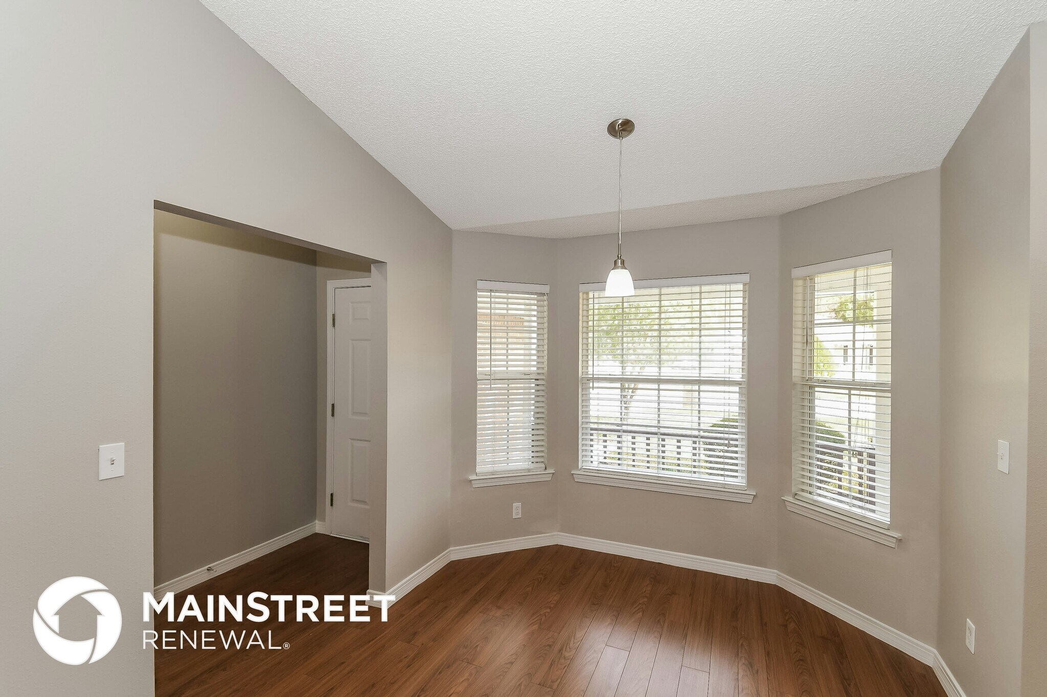 Building Photo - 10450 McGirts Creek Dr