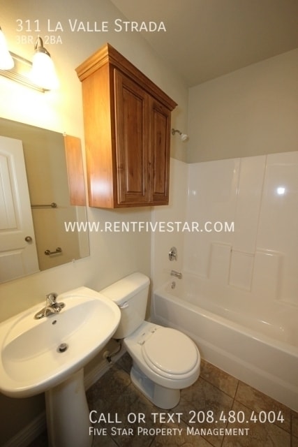 Building Photo - 311 La Valle Strada