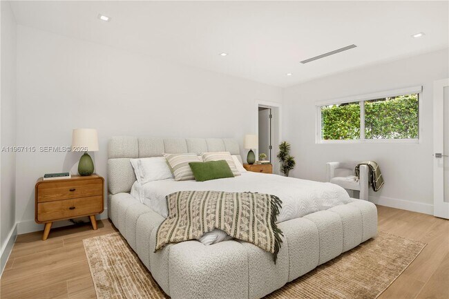 Building Photo - 6011 Maynada St