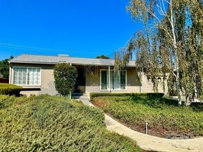 Building Photo - 41 W McKenzie Ave