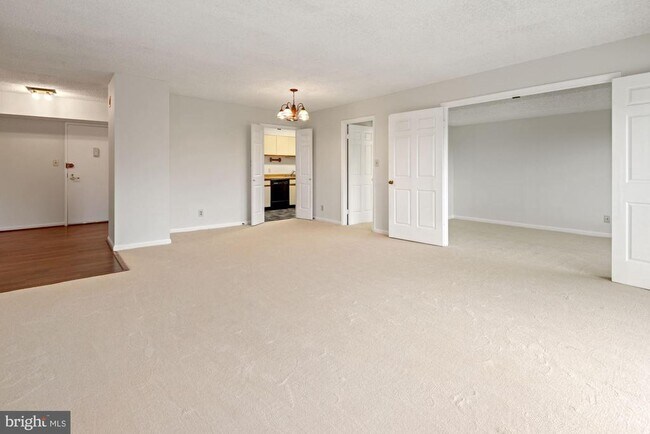 Building Photo - 3800 Powell Ln