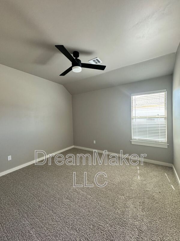 Building Photo - 790 Flowers Dr