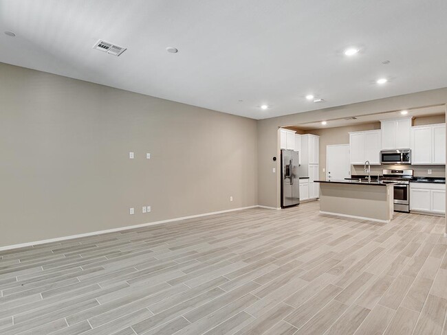 Building Photo - 21 Alamere Falls Dr
