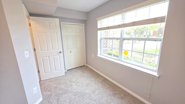 Building Photo - 1563 Cass Lake Rd