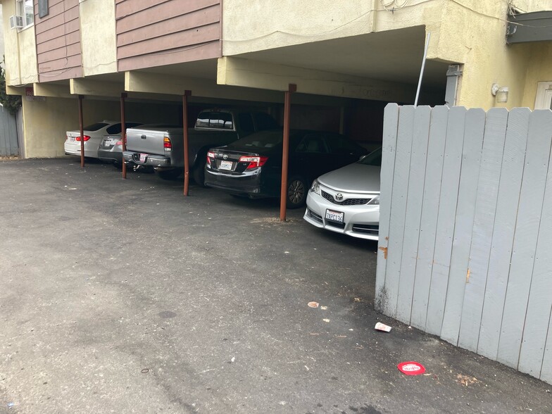 Building Photo - 2152 W Alameda Ave
