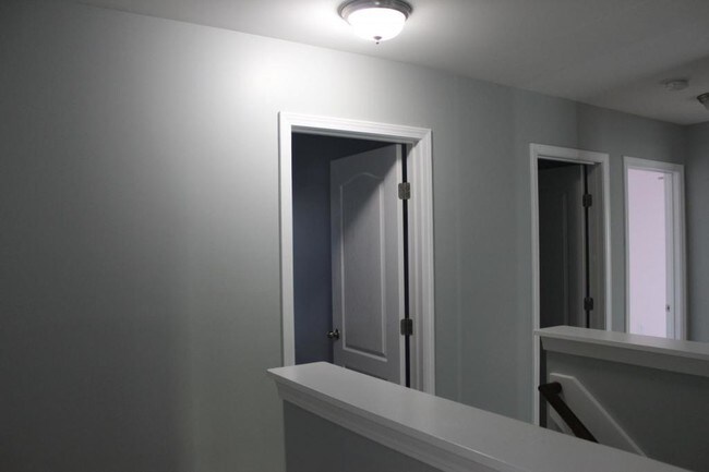 Building Photo - 648 Stonebriar Ave