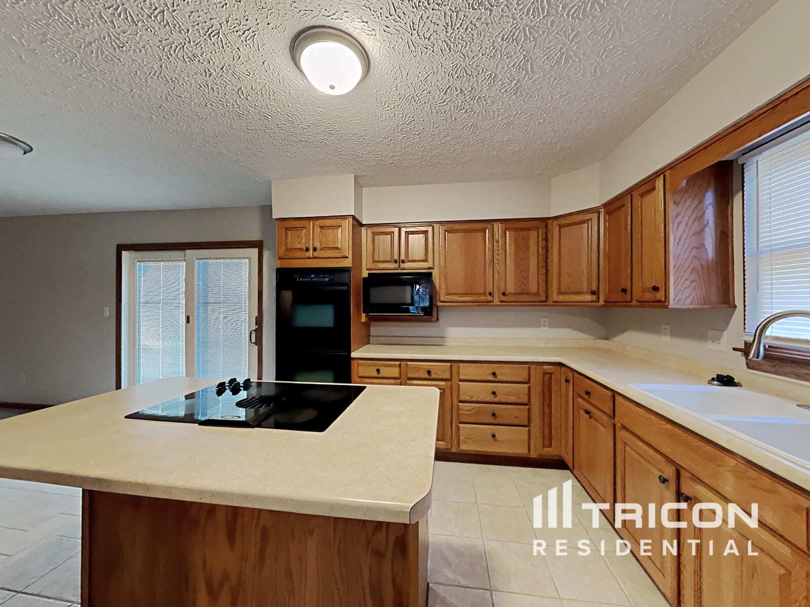 Building Photo - 5551 Vicksburg Dr