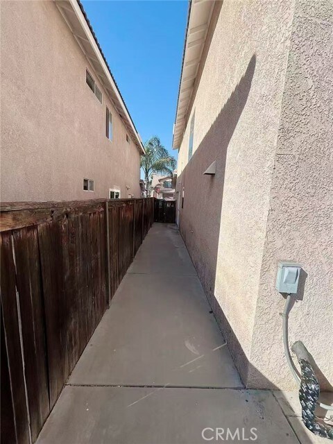 Building Photo - 15865 Flamingo Dr