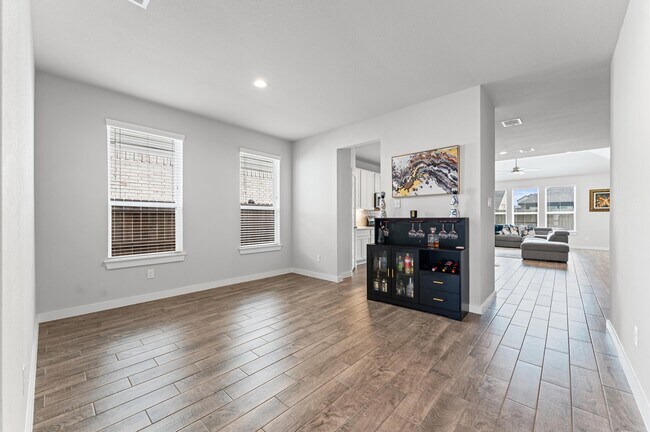 Building Photo - 1585 Sunrise Gables Dr