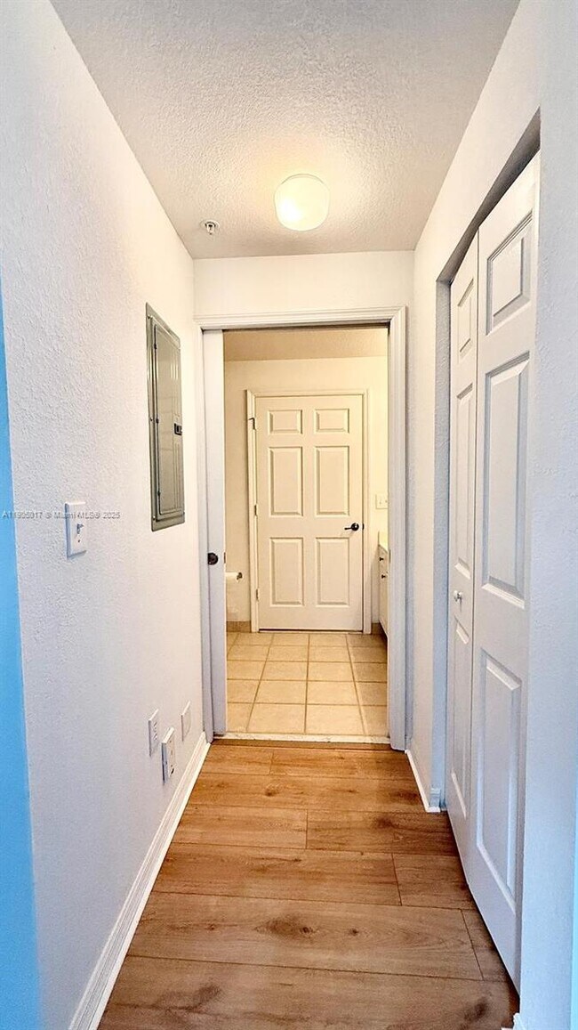 Building Photo - 2808 Amalei Dr