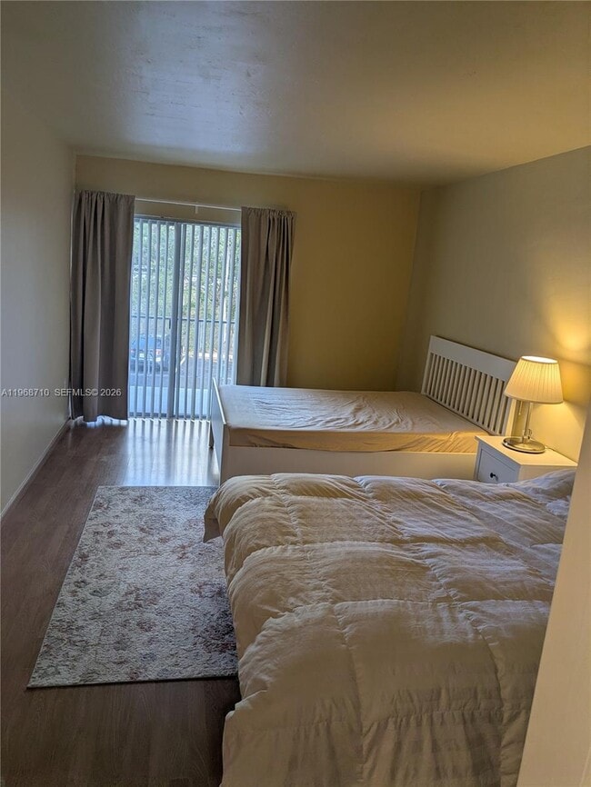 Building Photo - 9621 SW 77th Ave