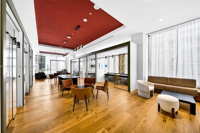 Building Photo - 11 NE 6th St