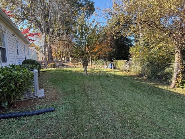 Building Photo - 1735 Polo Rd