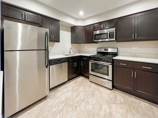 Building Photo - 785 Pershing Ave