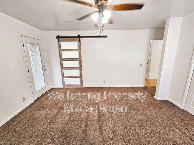 Building Photo - 528 Heatherglen Dr