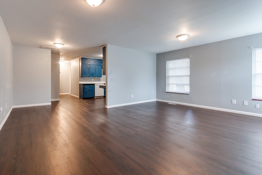 Building Photo - 2311 N Gatewood Ave