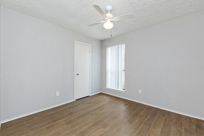 Building Photo - 1534 Vickery Dr