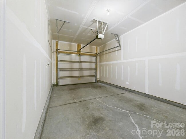 Building Photo - 6005 Sweetbay Ln