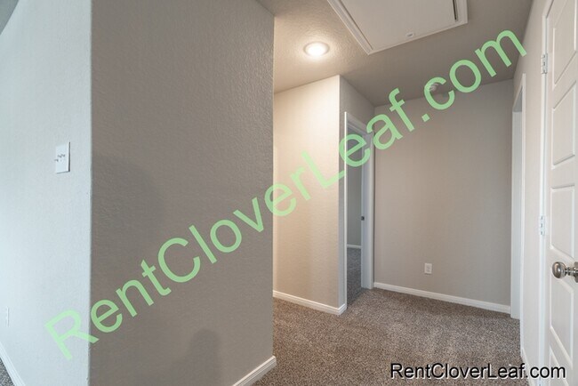 Building Photo - Available Now: 5 bed 3 Full bath
