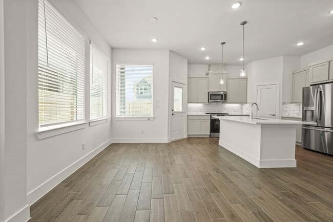 Building Photo - 9414 Spring Rain Dr
