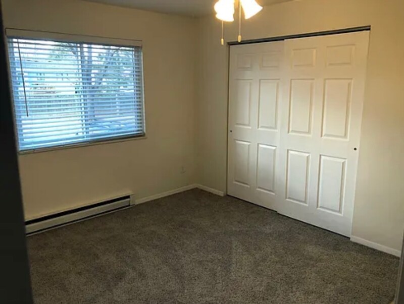 Building Photo - 925 Columbia Rd