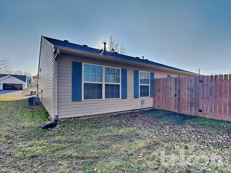 Building Photo - 4900 Hunters Run