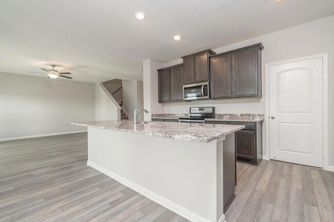 Building Photo - 225 Star Spangled Dr