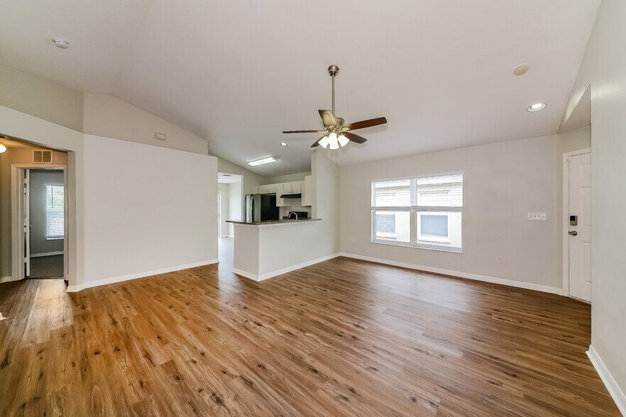 Building Photo - 727 Cristelle Jean Dr