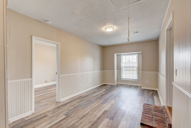 Building Photo - 206 Del Mar Dr